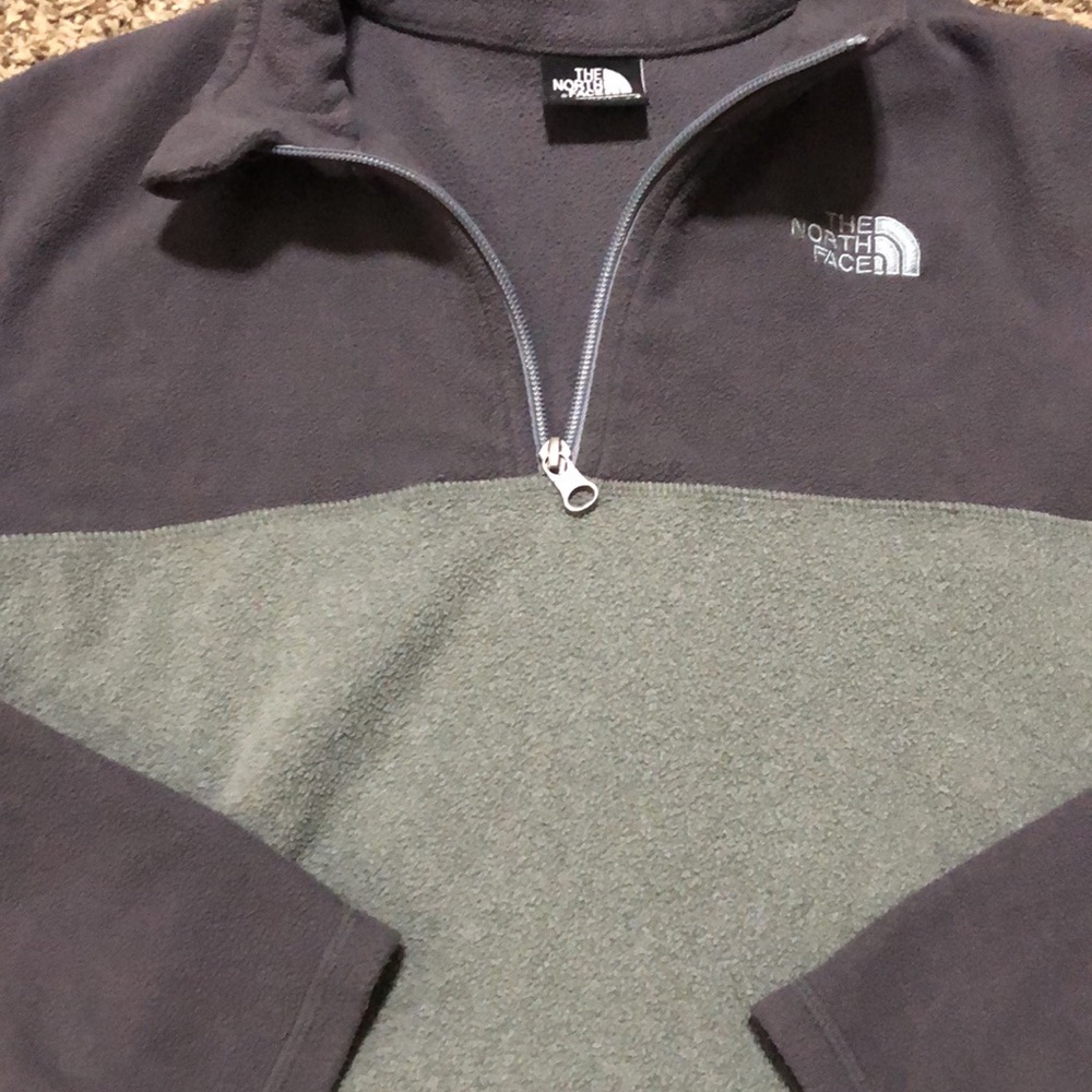 The North Face pullover - Picture 2 of 4